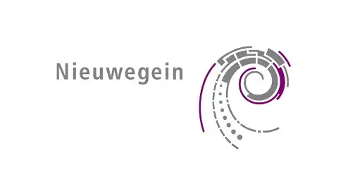 Logo met het woord "nieuwegein" naast een abstract wervelontwerp in paars en grijs.