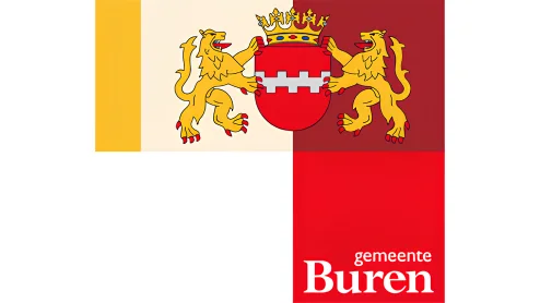 Vlag van Gemeente Buren met twee gele leeuwen die een schild flankeren op een rood-witte achtergrond, met onderaan de tekst "gemeente Buren".