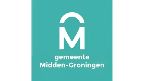 Logo van gemeente midden-groningen met een gestileerde witte 'm' in een cirkel op een blauwgroen achtergrond, met daaronder de naam.