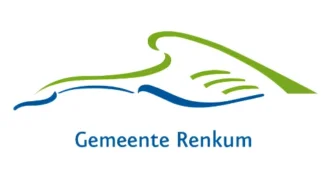 Logo van de gemeente Renkum, met een gestileerde groene heuvel en blauwe rivier onder een witte handomlijning, met daaronder de tekst "Gemeente Renkum".
