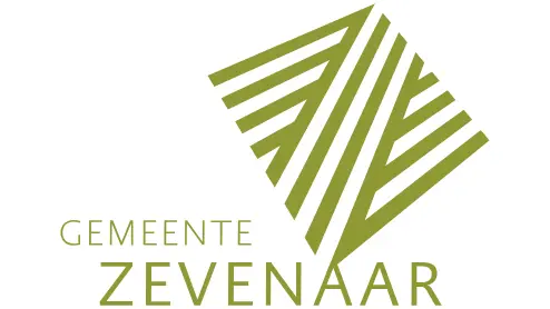 Logo van de gemeente Zevenaar, met daarin een gestileerde groene boom die lijkt op een abstracte ruitvorm, met daaronder de tekst "Gemeente Zevenaar".