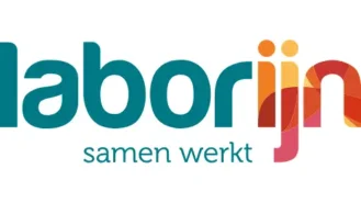 Logo van "laborijn" met gestileerde tekst in turkoois en oranje met daaronder de slogan "samen werkt".