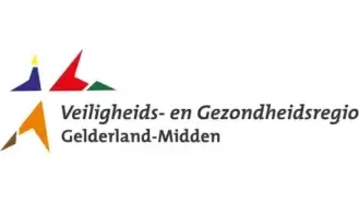 Logo van veiligheids- en gezondheidsregio gelderland-midden, met kleurrijke stervormen en de naam van de organisatie in zwarte tekst.