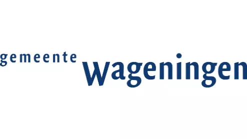 Logo van "gemeente Wageningen" met het woord "Wageningen" in vetgedrukte blauwe letters en "gemeente" in kleinere letters erboven.