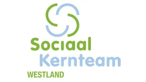 Logo van Sociaal Kernteam Westland met in elkaar verweven groene en blauwe cirkelvormen met daaronder de tekst "Sociaal Kernteam" in groene en blauwe letters en "Westland" in kleinere groene letters.