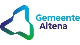 Logo van Gemeente Altena met een groen-blauwe driehoekige vorm naast de tekst "Gemeente Altena" in blauwverloop.