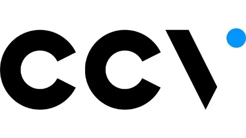 Zwarte kleine letters "cc" gevolgd door een zwarte backslash en een blauwe stip op een witte achtergrond.