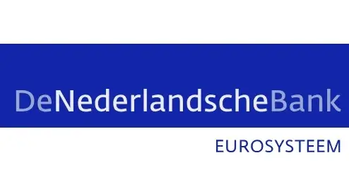 Logo van De Nederlandsche Bank met de woorden "DeNederlandcheBank" in een blauwe rechthoek en daaronder "EUROSYSTEEM" geschreven op een witte achtergrond.