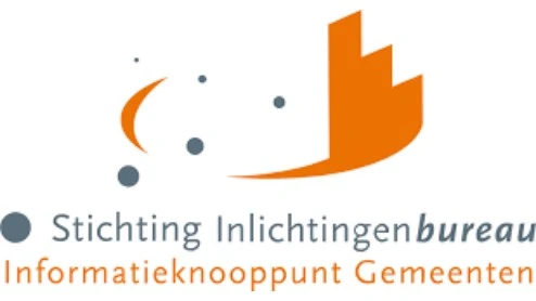 Logo van Stichting Inlichtingenbureau met oranje en grijze abstracte vormen en daaronder de tekst "Informatieknooppunt Gemeenten".
