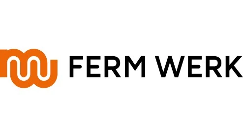 FERM WERK-logo met een oranje abstract "FW"-ontwerp aan de linkerkant en de woorden "FERM WERK" in zwarte, vetgedrukte tekst aan de rechterkant.