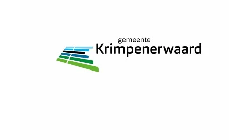 Logo van de gemeente Krimpenerwaard, bestaande uit gestileerde groene en blauwe lijnen met de tekst "gemeente Krimpenerwaard" op een witte achtergrond.