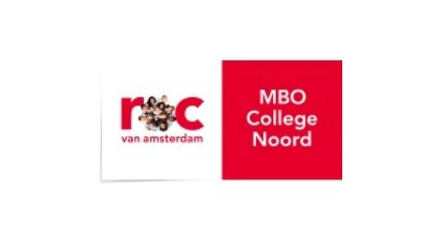 Logo van ROC van Amsterdam MBO College Noord, met de naam van het college en een groepsfoto die de letter "o" in "roc" vormt, op een rood-witte achtergrond.