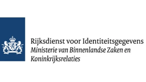 Logo van de Rijksdienst voor Identiteitsgegevens, onderdeel van het Nederlandse Ministerie van Binnenlandse Zaken en Koninkrijksrelaties, met links een blauw leeuwenembleem.
