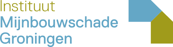 Logo van Instituut Mijnbouwschade Groningen met de naam in blauwe en groene tekst naast een gestileerd geometrisch huisicoon.