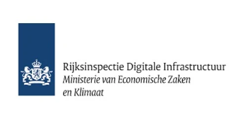 Logo van de Rijksinspectie Digitale Infrastructuur, onderdeel van het Nederlandse Ministerie van Economische Zaken en Klimaatbeleid, met een blauw embleem met een wit Nederlands wapen.