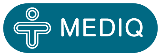 Een ovaal logo in de kleur teal, met links een wit geometrisch medisch symbool en rechts het woord „MEDIQ“ in witte hoofdletters.
