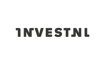 In het logo staat het woord "INVESTNL" in vetgedrukte hoofdletters, waarbij de "I" en de laatste "L" zo zijn gestileerd dat ze op het cijfer 1 lijken.