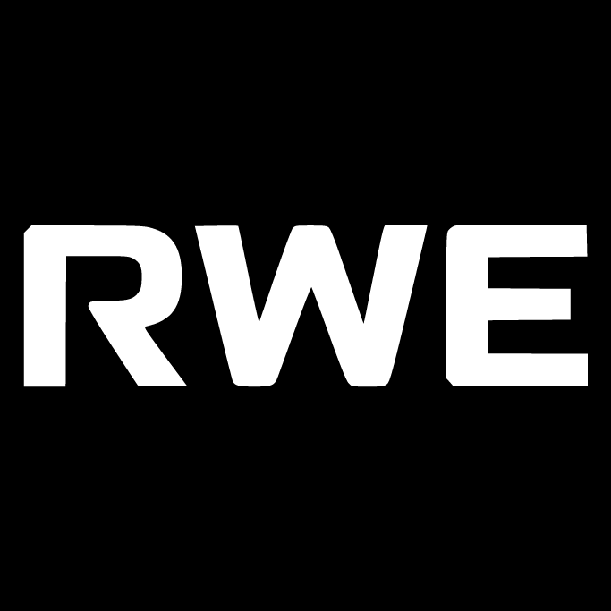 Witte hoofdletters „RWE” in vetgedrukte sans-serif-lettertype op een effen zwarte achtergrond.